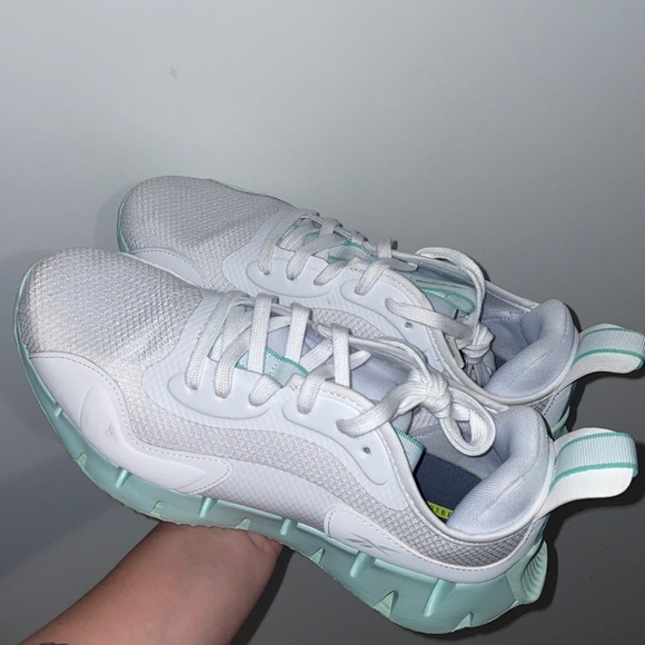 Reebok Zig Kinetica, 9 W - Picture 1 of 4